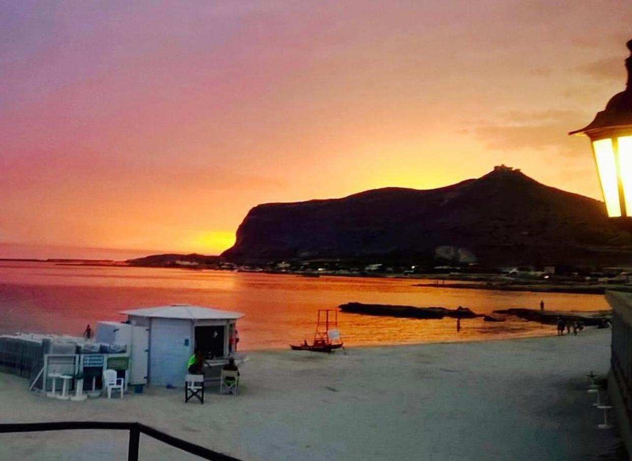 Bed and Breakfast Stabilimento Lido Burrone Favignana Esterno foto